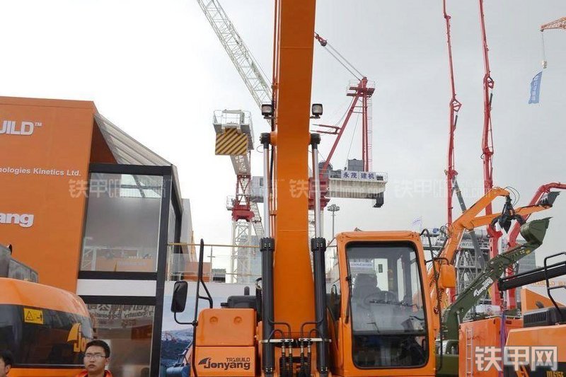 詹阳重工JYL621E挖掘机整机外观