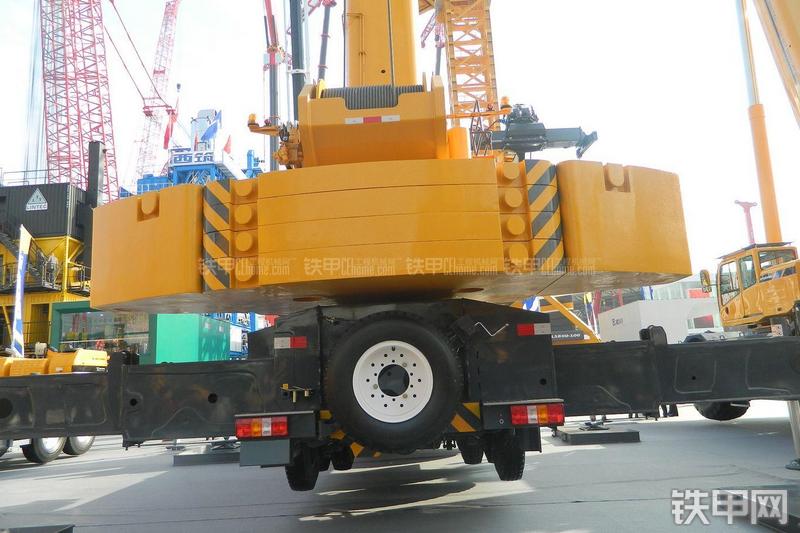 徐工XCT220起重机局部