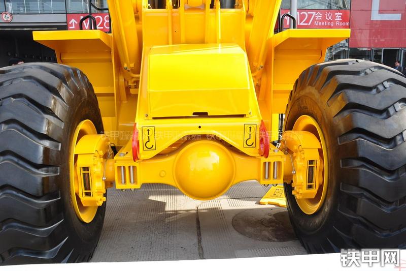 厦工XG956H装载机局部