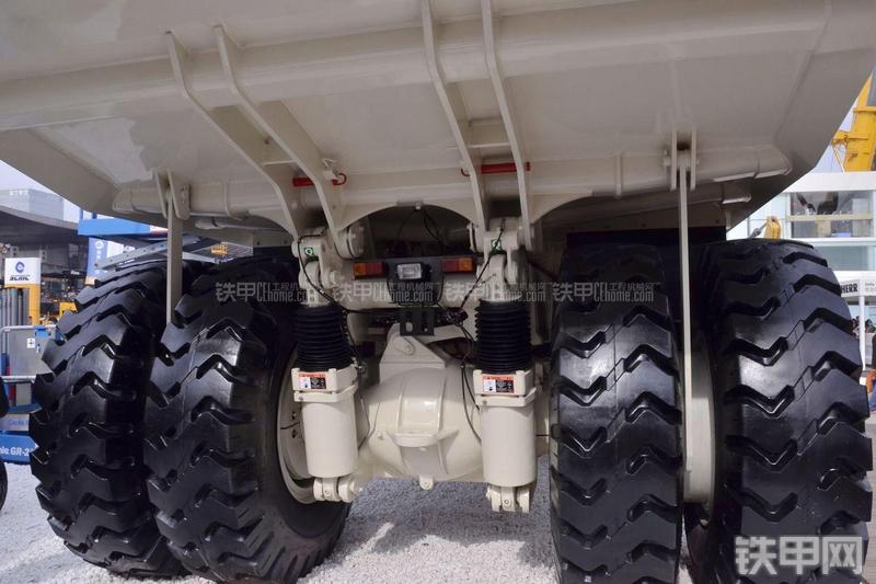 特雷克斯TR50非公路自卸车局部