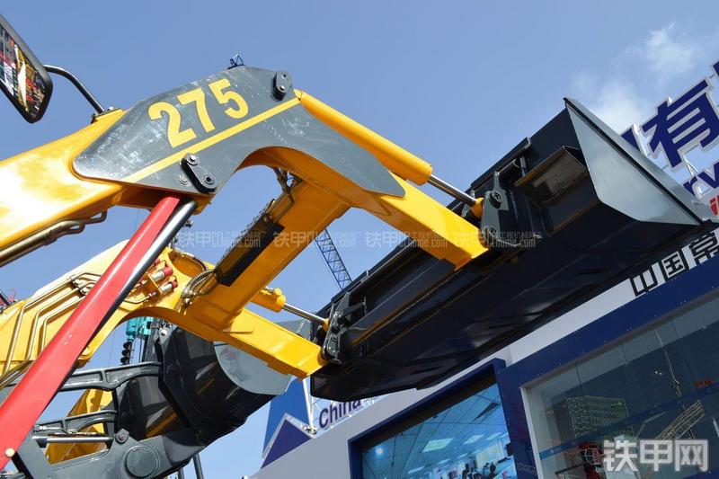 国机常林275滑移装载机局部