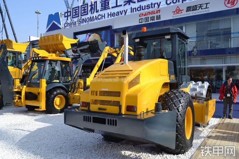 国机常林8146压路机整机外观