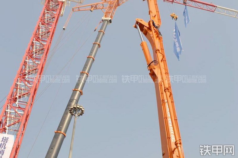 中联重科ZLJ5330THBK-64X-6RZ泵车局部