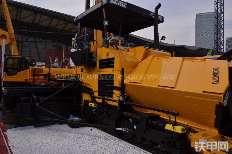 陕建机械SUM070沥青摊铺机局部