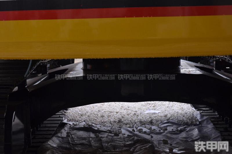 彭浦SW210E-1挖掘机局部