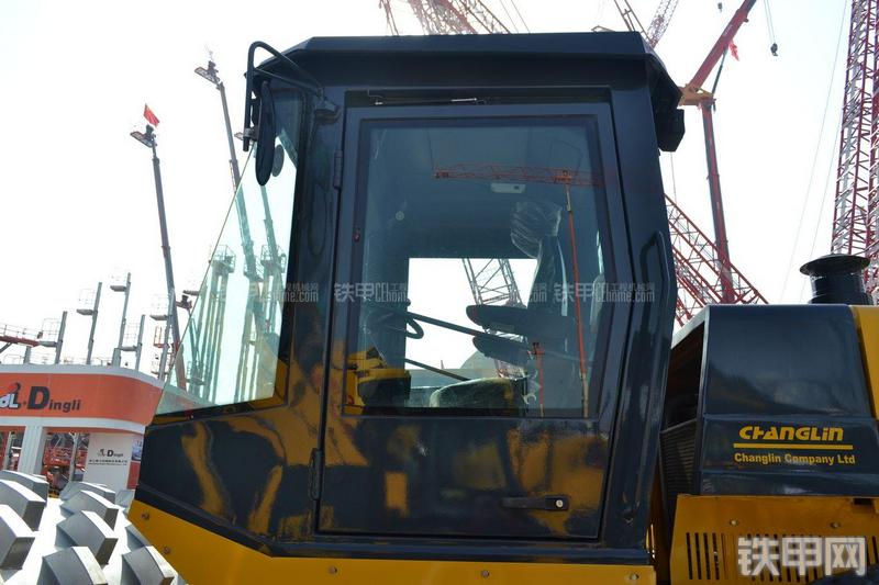 国机常林8146压路机局部