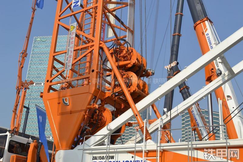 中联重科ZAL16020B43W风电专用起重机局部
