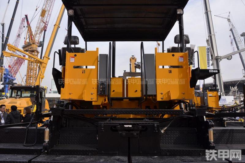 陕建机械SUM070沥青摊铺机整机外观