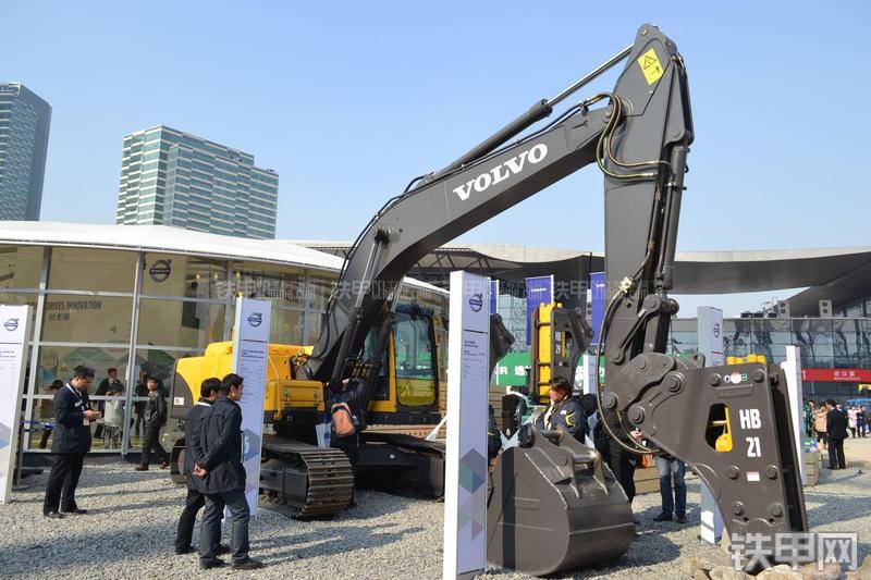 沃尔沃EC210B-Prime挖掘机整机外观