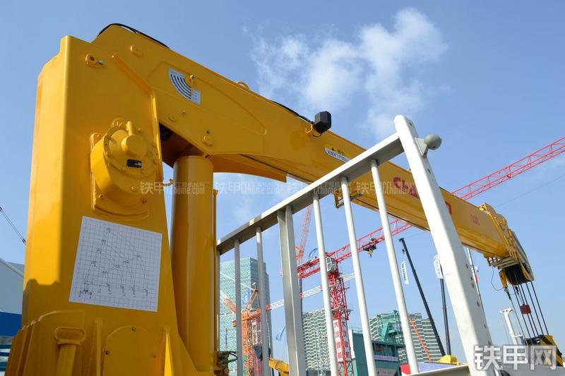 国机常林CHL5160JSQD4起重机局部