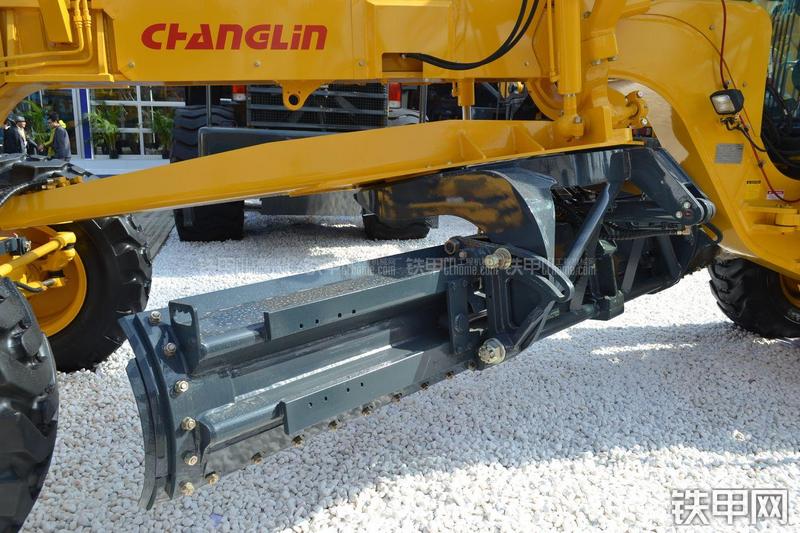 国机常林722H平地机局部