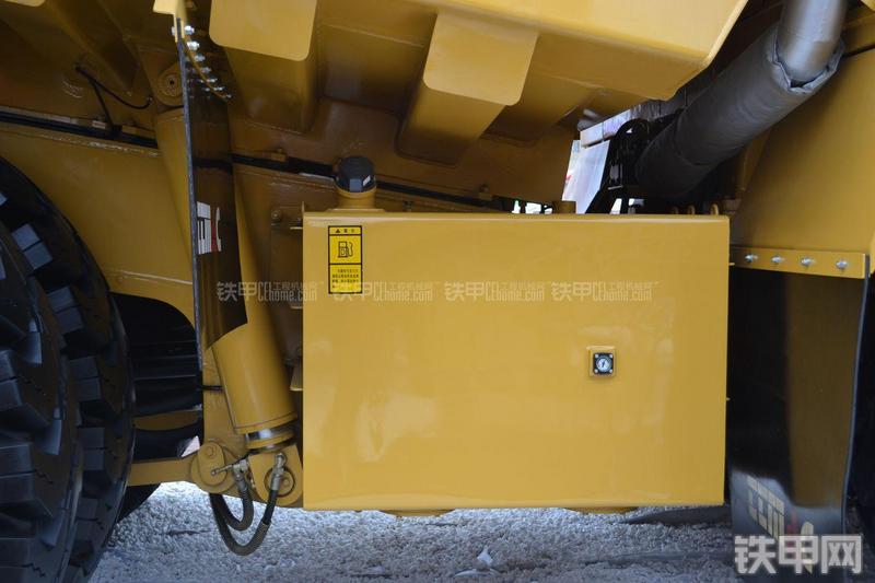 天业通联TTM70A非公路自卸车局部