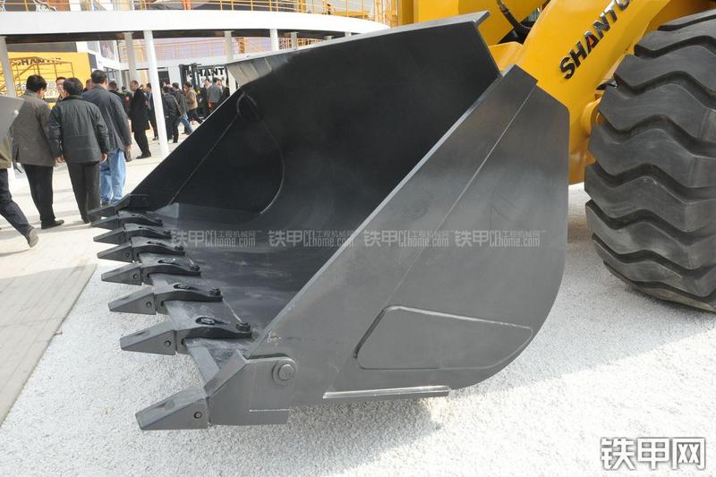 山推SL80W装载机局部