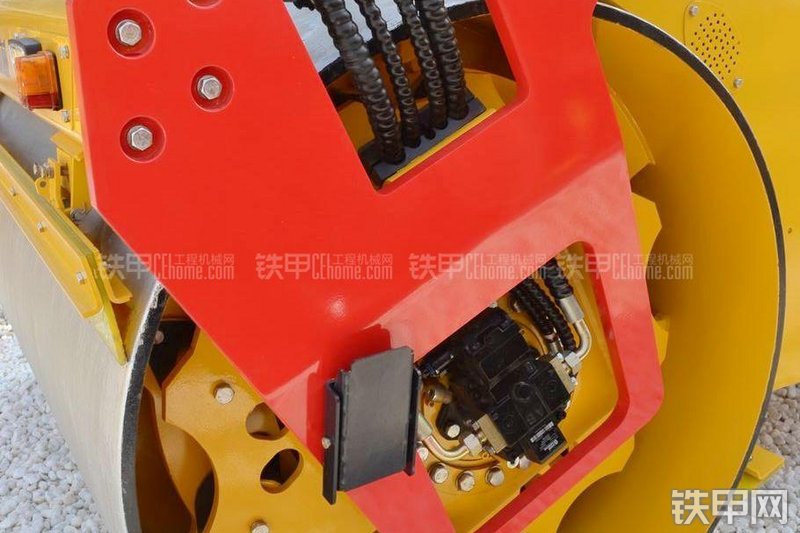 国机洛建LDD316H压路机局部