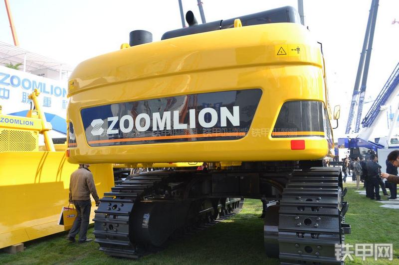 中联重科ZE700ESP挖掘机整机外观