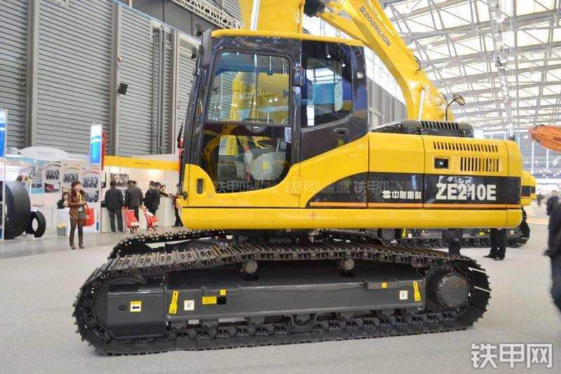 中联重科ZE210E挖掘机局部