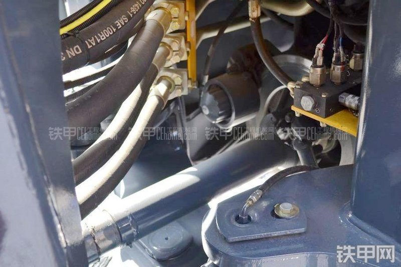 国机常林980H装载机局部