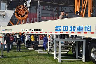 中联重科ZLJ5330THBK-64X-6RZ泵车局部