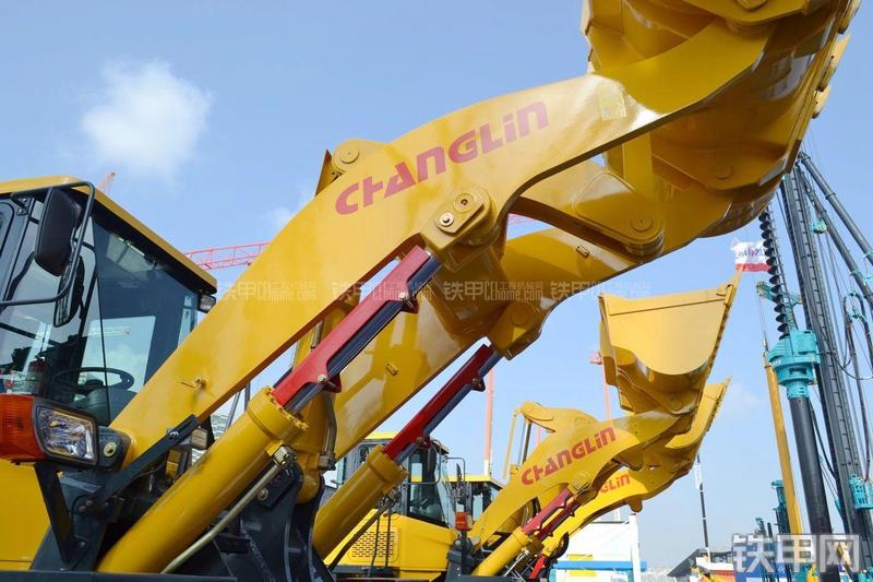 国机常林956X装载机局部