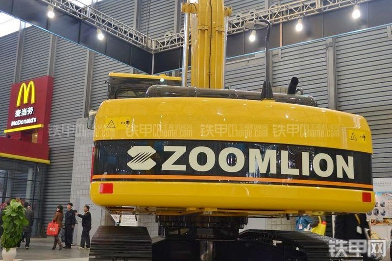 中联重科ZE210E挖掘机整机外观