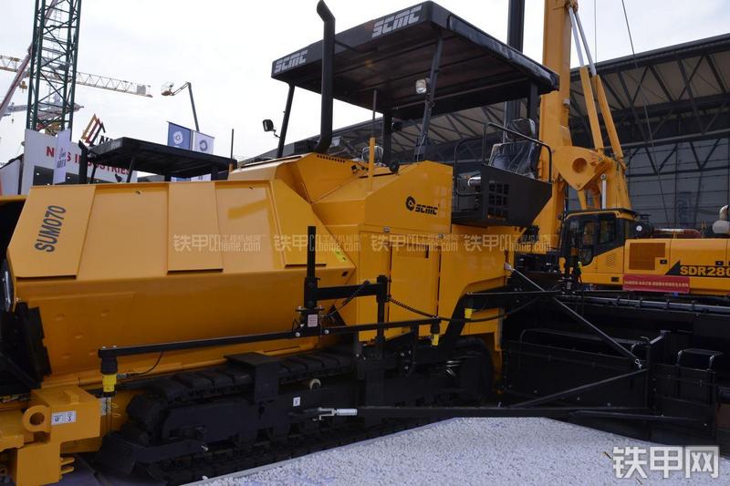 陕建机械SUM070沥青摊铺机整机外观