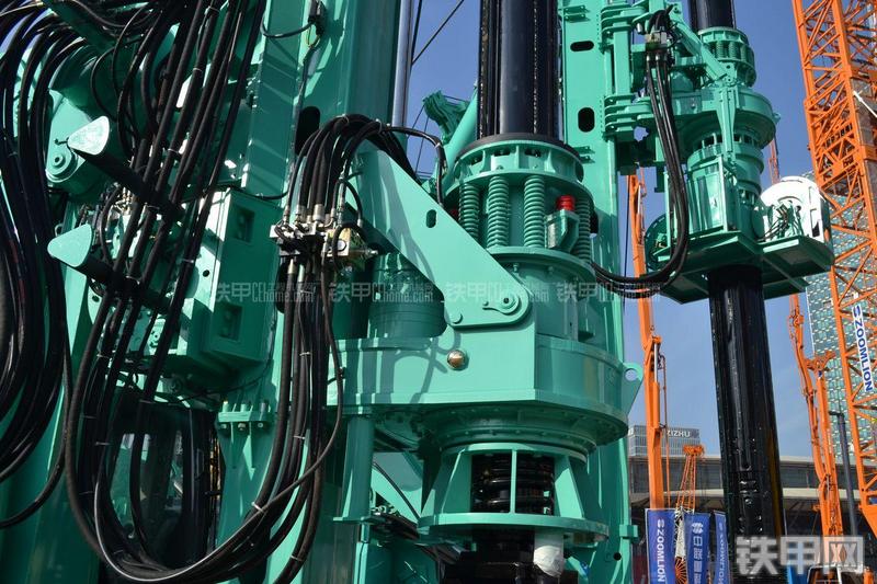 沃尔沃SD150D压路机局部