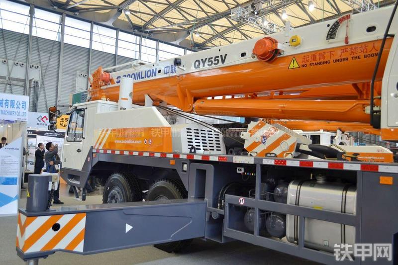 中联重科QY55V起重机局部