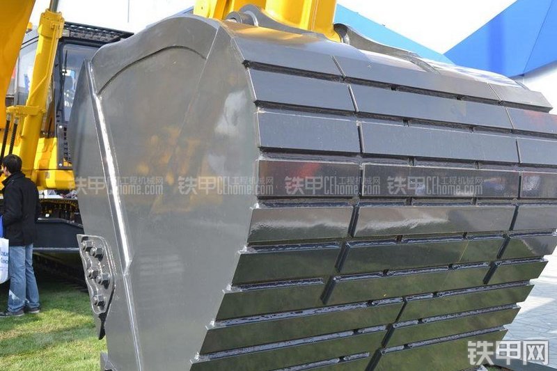 中联重科ZE480ESP挖掘机局部