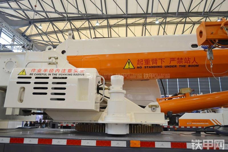 中联重科QY20VF起重机局部