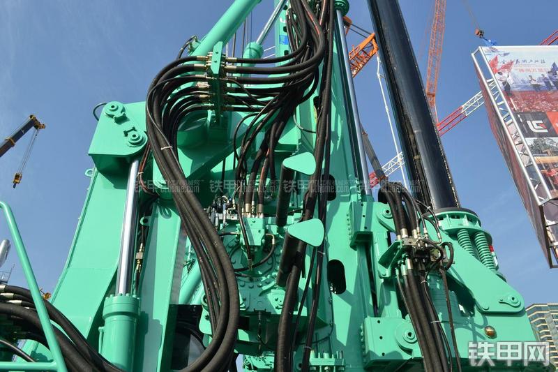 沃尔沃SD150D压路机局部