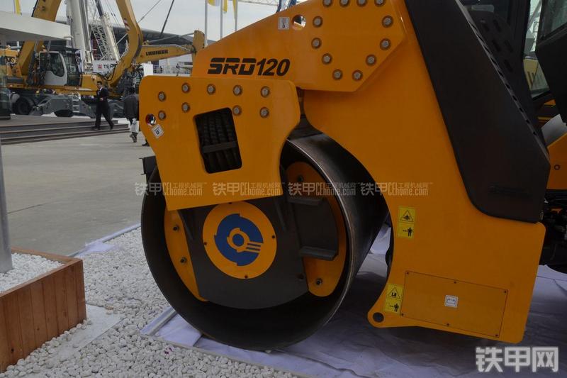 陕建机械SRD120压路机局部