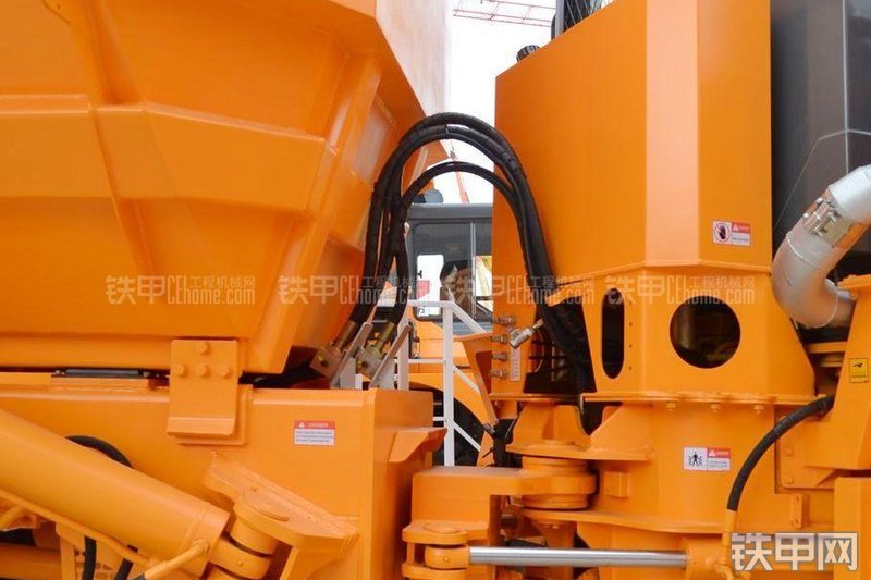 中环动力BZK A300D非公路自卸车局部