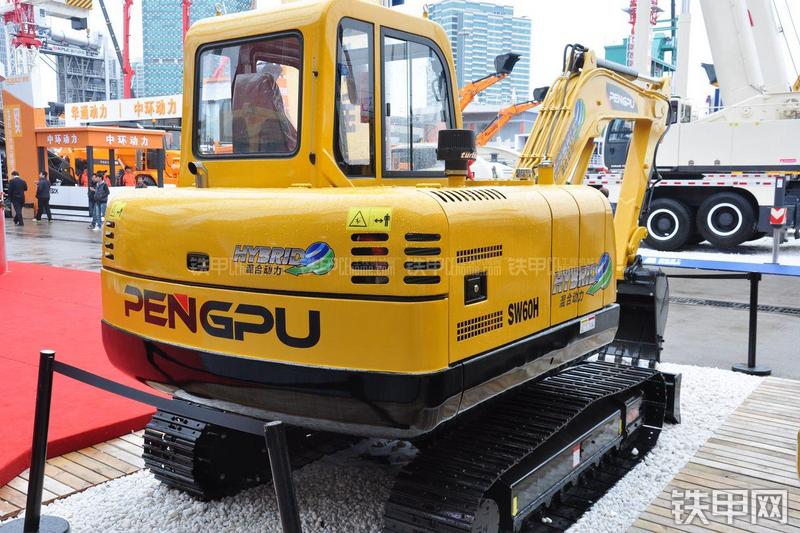 彭浦SW60H混合动力挖掘机局部