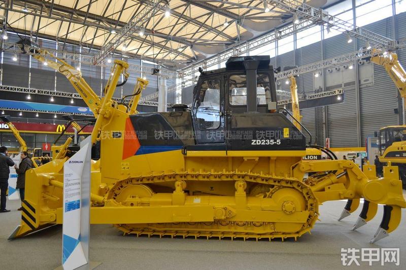 中联重科ZD230-5推土机整机外观