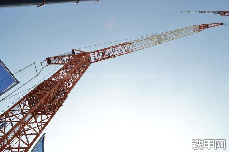 中联重科ZAL16020B43W风电专用起重机局部