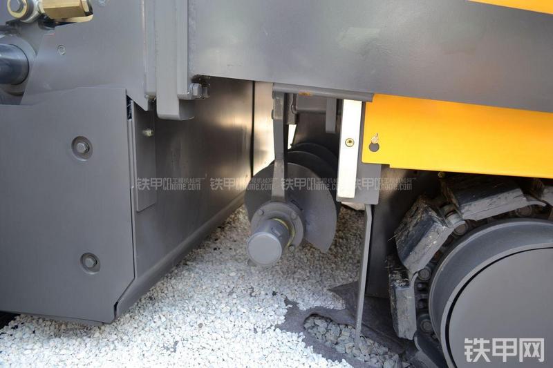 沃尔沃ABG6820沥青摊铺机局部