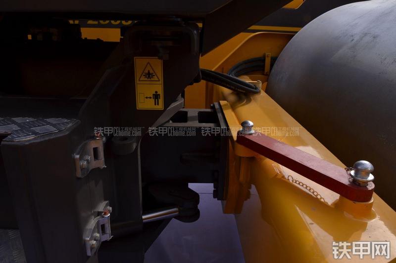 陕建机械SRS200J压路机局部