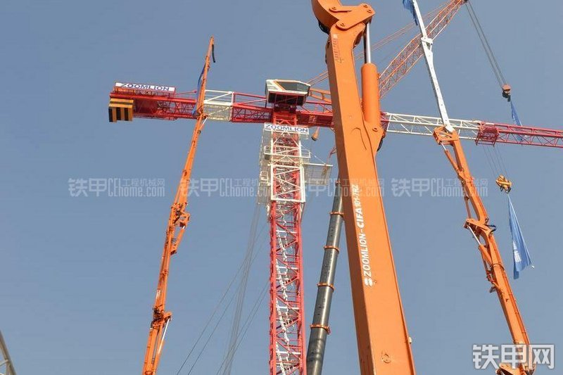 中联重科ZLJ5910THBS-101-7RZ泵车局部