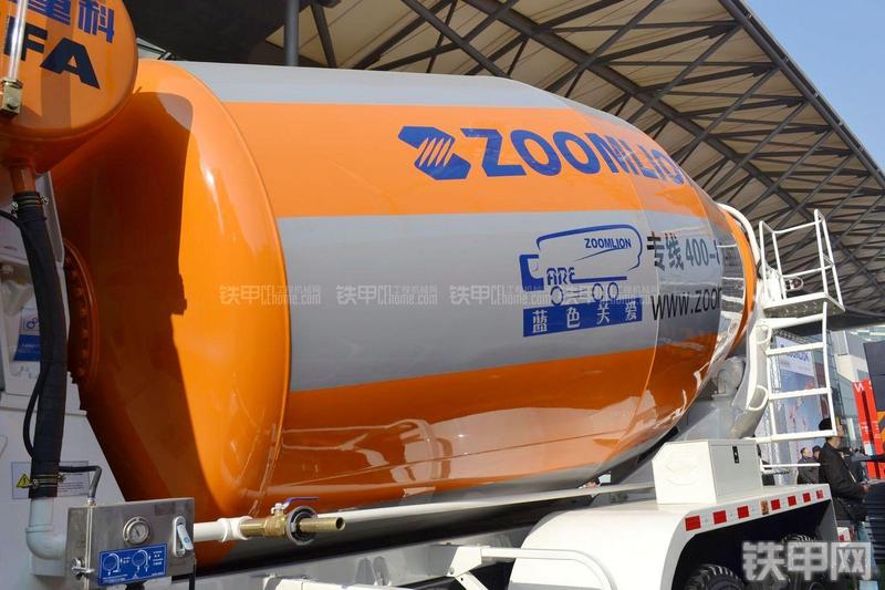 中联重科ZLJ5256GJB3东风搅拌运输车局部