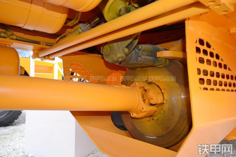 中环动力BZK A300D非公路自卸车局部