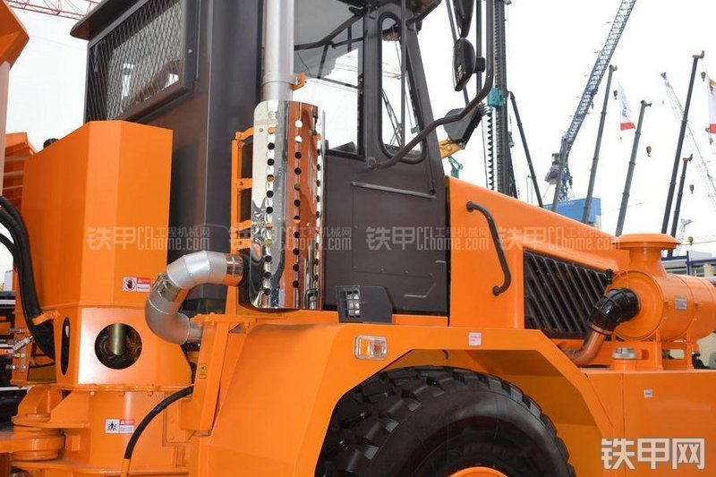 中环动力BZK A300D非公路自卸车局部