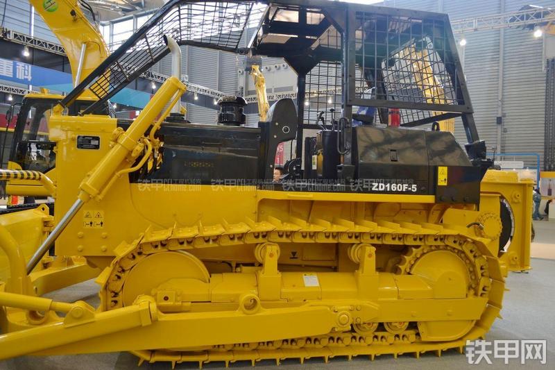 中联重科ZD160F-5推土机整机外观