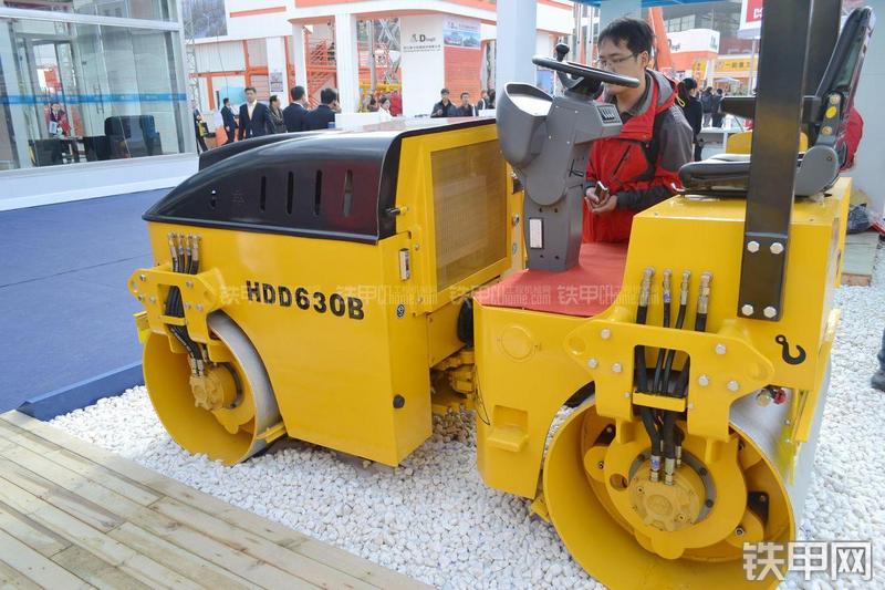 国机洛建HDD630B全液压压路机整机外观