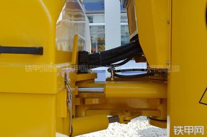 国机洛建LDD316H压路机局部