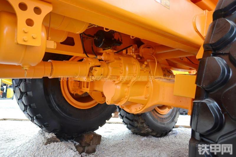 中环动力BZK A300D非公路自卸车局部