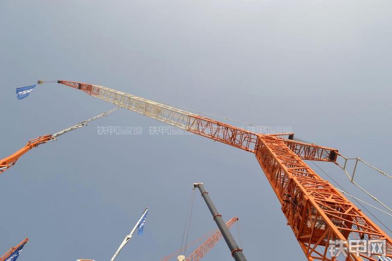 中联重科ZAL16020B43W风电专用起重机局部