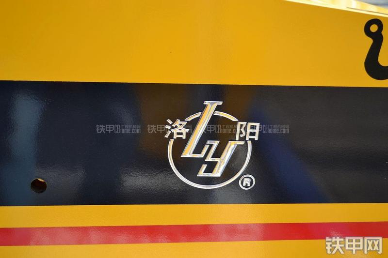 国机常林SLD212H压路机局部