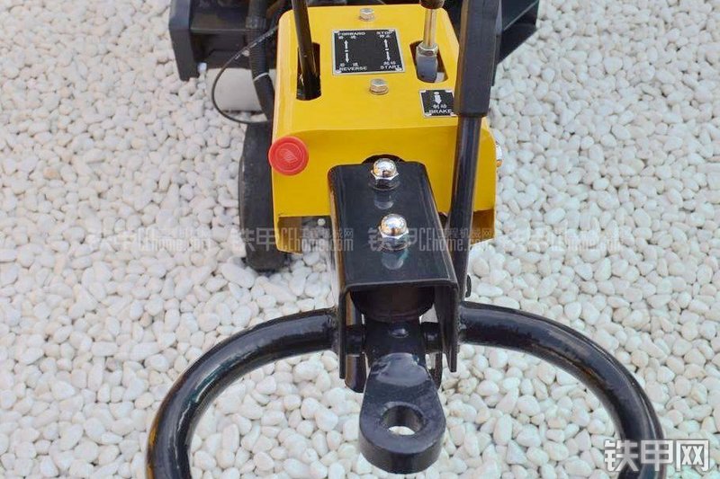 国机洛建YSZ08DB-I 手扶压路机局部