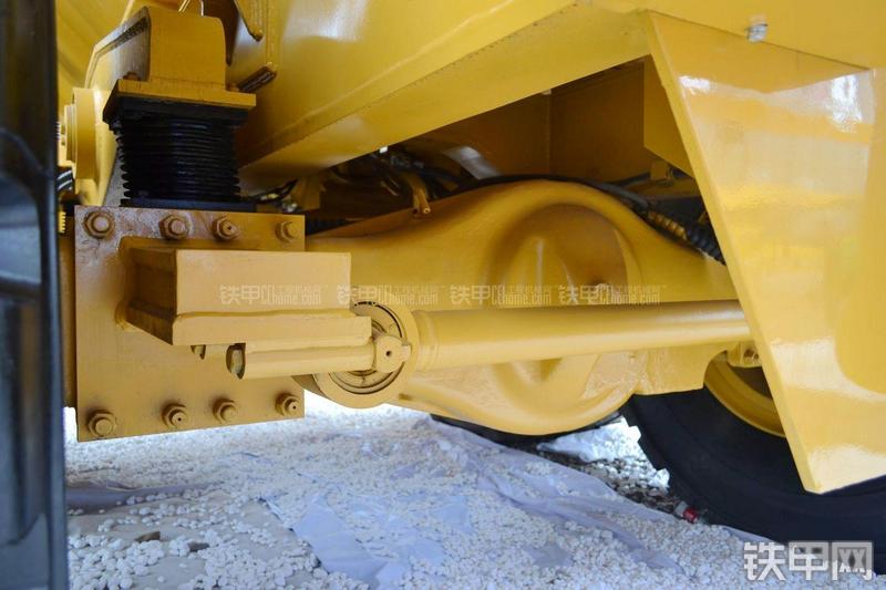 天业通联TTA51非公路自卸车局部