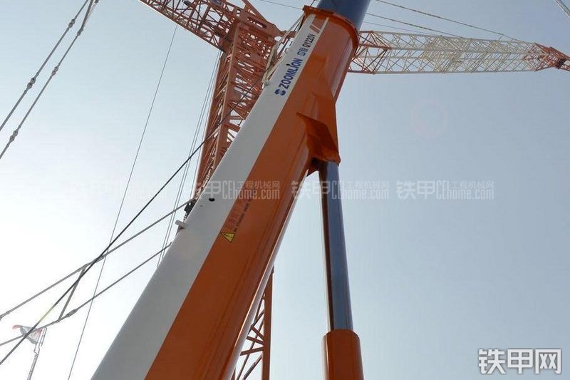 中联重科QY220V起重机局部